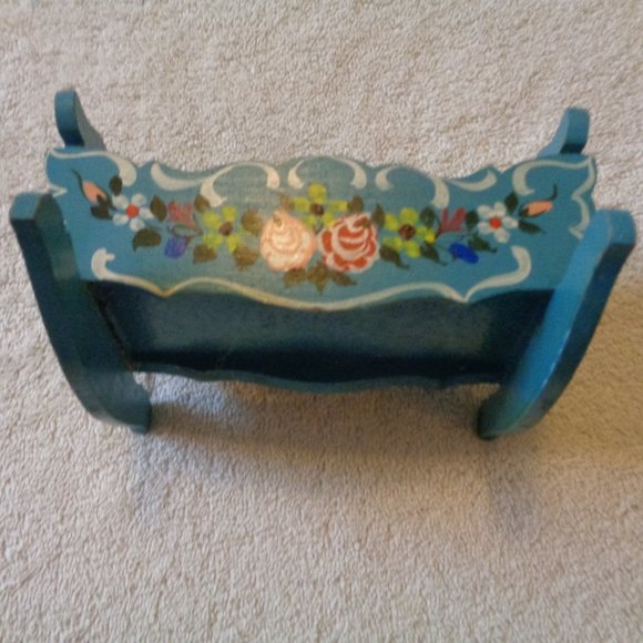 VINTAGE WOODEN TOLE HAND PAINTED SM DOLL CRADLE